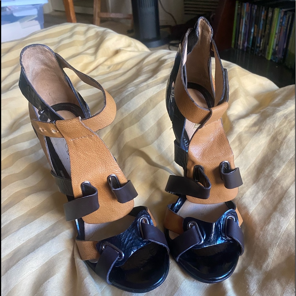 LAMB 7.5 black and brown strappy heels.